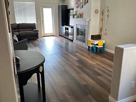 3rd image of 10880 Ivy Hill Dr Unit 2