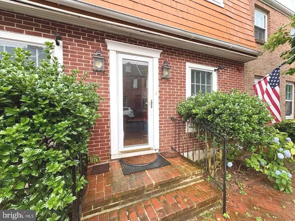 33 W 4th St, New Castle, DE 19720