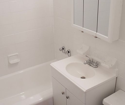 4th image of 104-40 Queens Blvd #2N