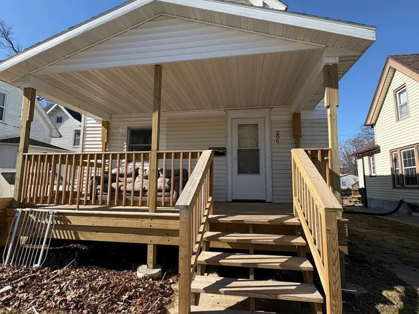 209 16th St NE, Cedar Rapids, IA 52402