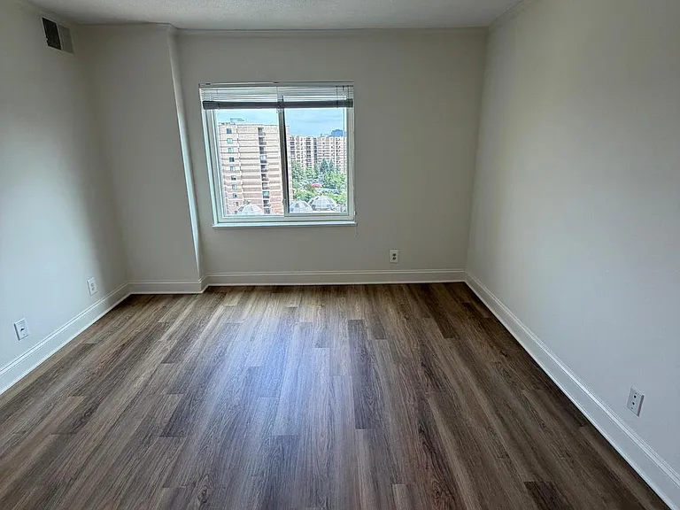 8370 Greensboro Dr #1019 — Photo 38