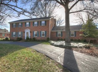 4 Edgewood Dr, Winchester, KY 40391