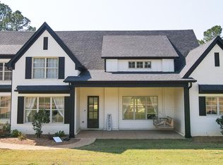 481 Poplar Ln, Holly Springs, MS 38635