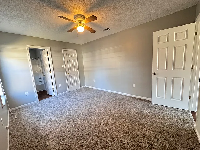 3145 Vanelle Dr — Photo 2