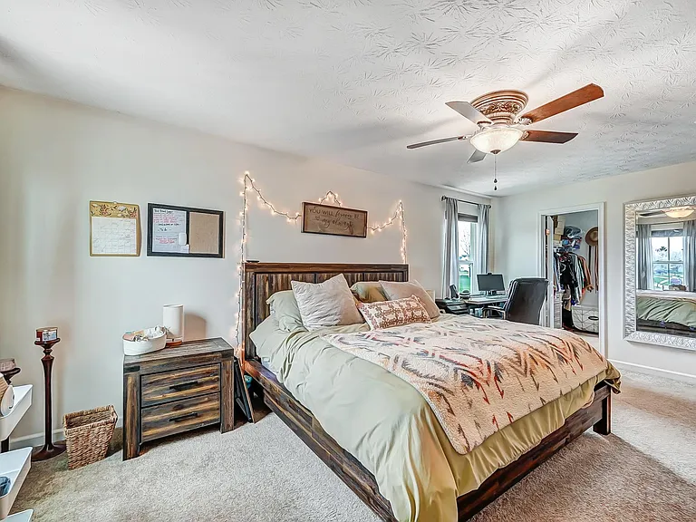 1404 Artesian Ln — Photo 32