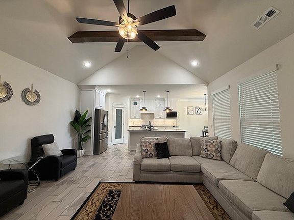 4th image of 2061 Larry Ln