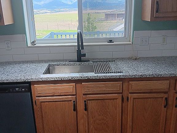 2nd image of 6559 Pickney Rd