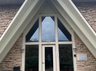 300B Opatrny Dr #128, Fox River Grove, IL 60021