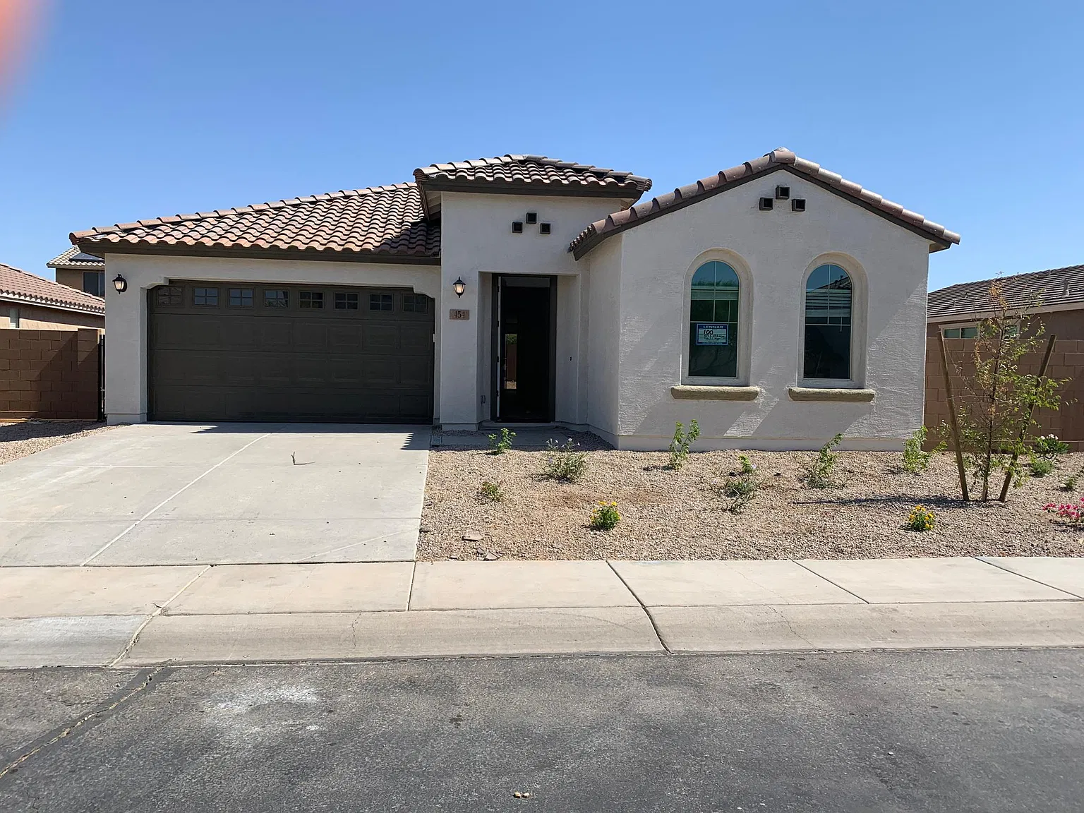 454 E White Wing Dr — Photo 1