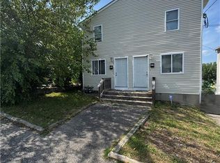 365 Union Ave, Providence, RI 02909