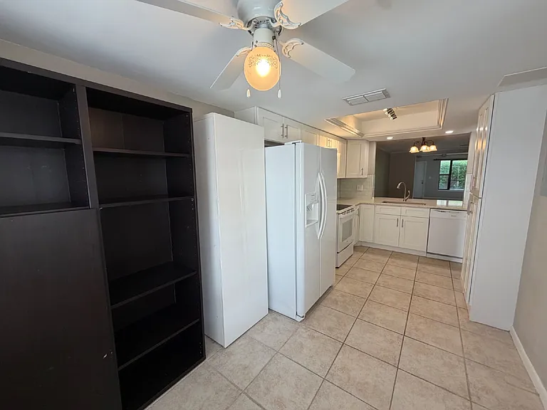 255 Paradise Blvd #10 — Photo 4