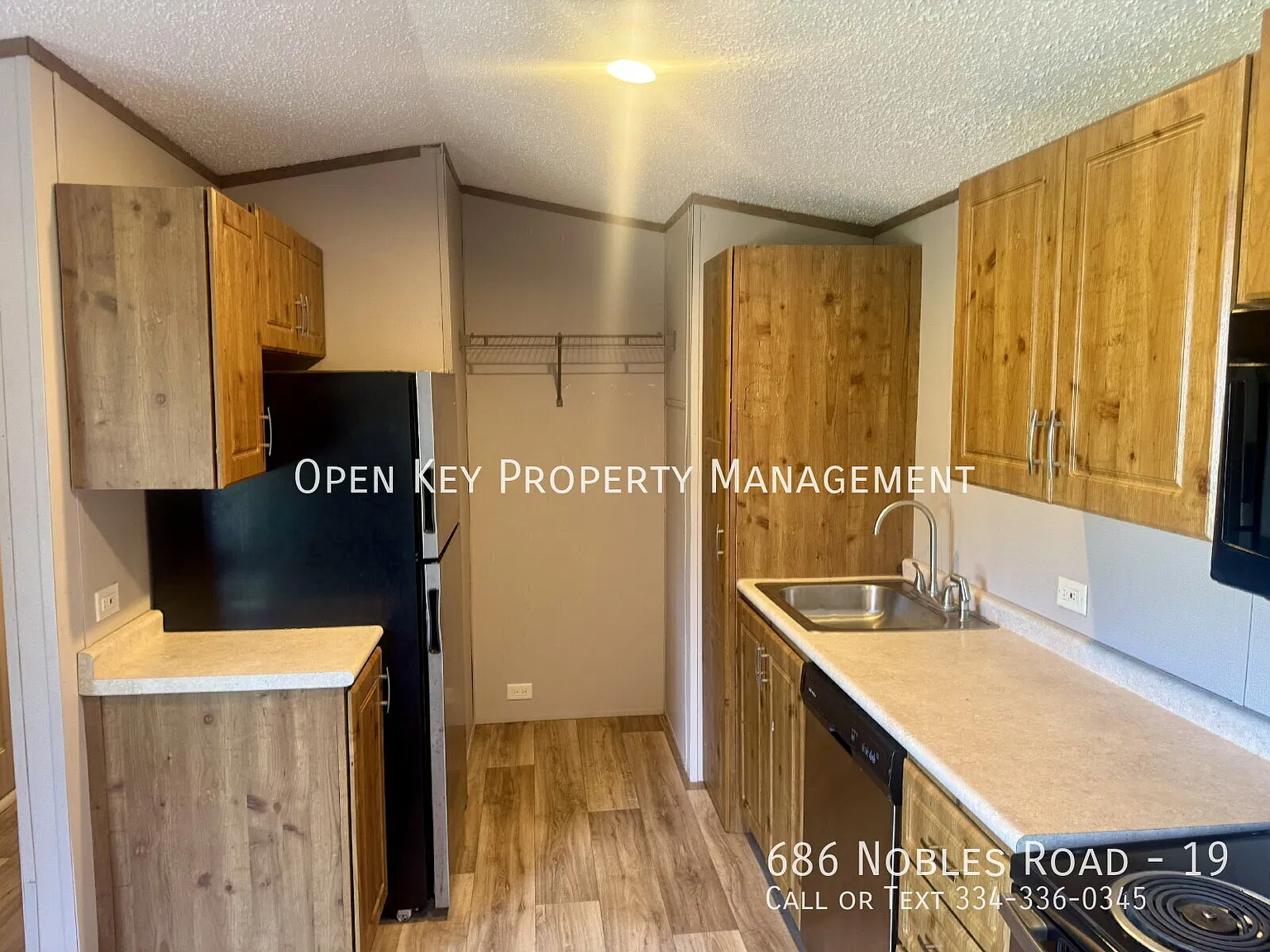 Recently renovated 1-bedroom, 1-bath tiny home in Cottonwood, AL. This cozy home offers updated f... — Photo 2