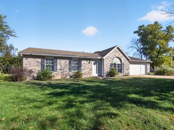 251 W Lakeview St, Centralia, MO 65240