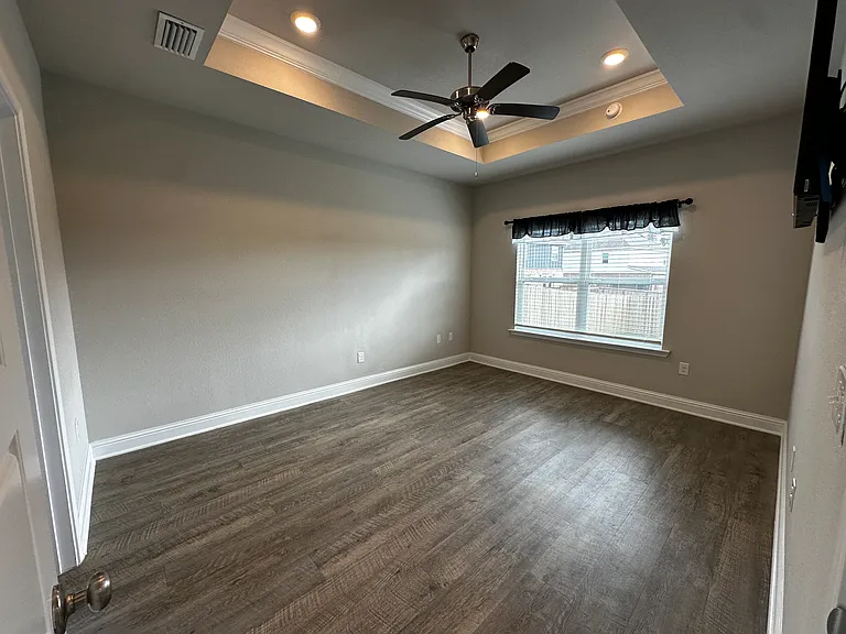 31468 Memphis Loop — Photo 9