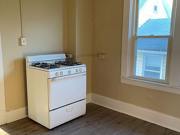 4th image of 1818 W 57th St #2