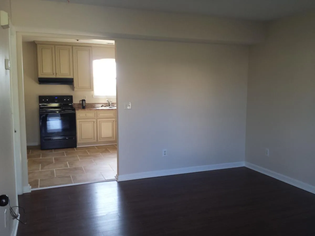 330 Baldwin Street SE — Photo 2