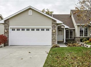 605 Trail Ridge Rd, Indianola, IA 50125