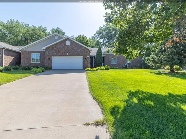 924 Willow Dr, Dakota Dunes, SD 57049