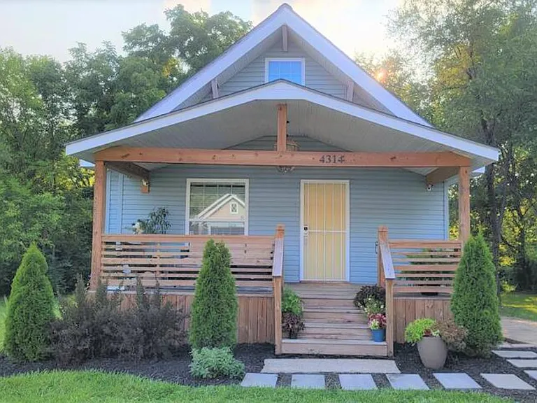 4314 Highland Ave — Photo 1