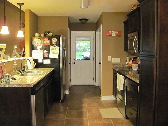3rd image of 101 Hickory Hill Dr