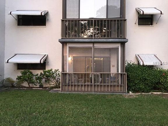5th image of 6188 80th St N Unit 109