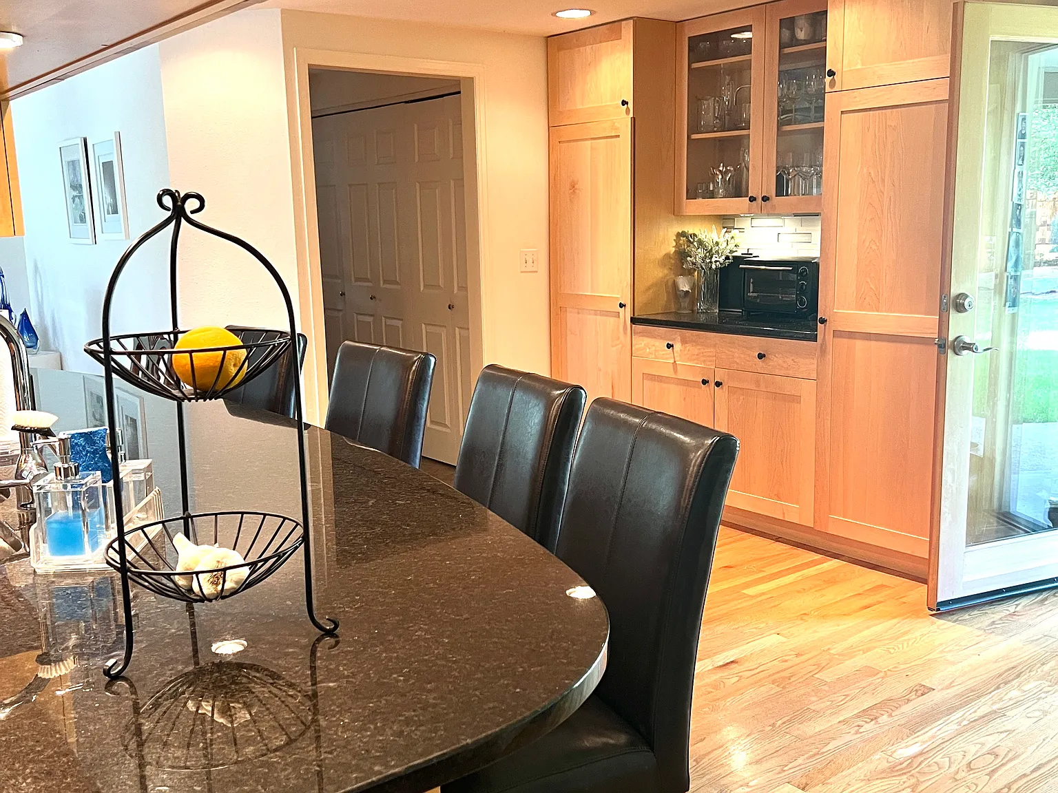 4 bed, 2.5 bath, 3816 sqft, $4,800 — Photo 4