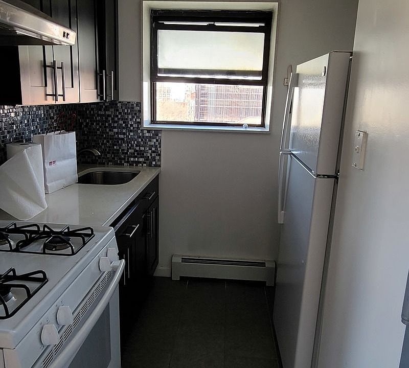 2nd image of 36 Rivington St #8BA