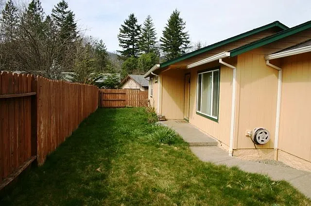 342 N Sawyer Ave photo 1