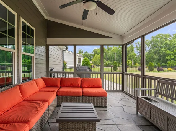 221 Misty Moonlight Dr, Willow Spring, NC 27592