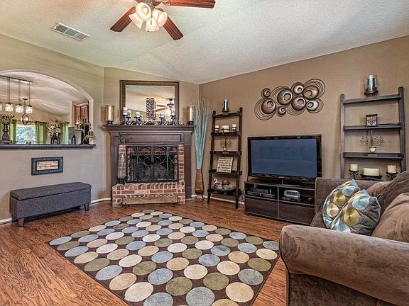 4th image of 6712 Mundo Dr