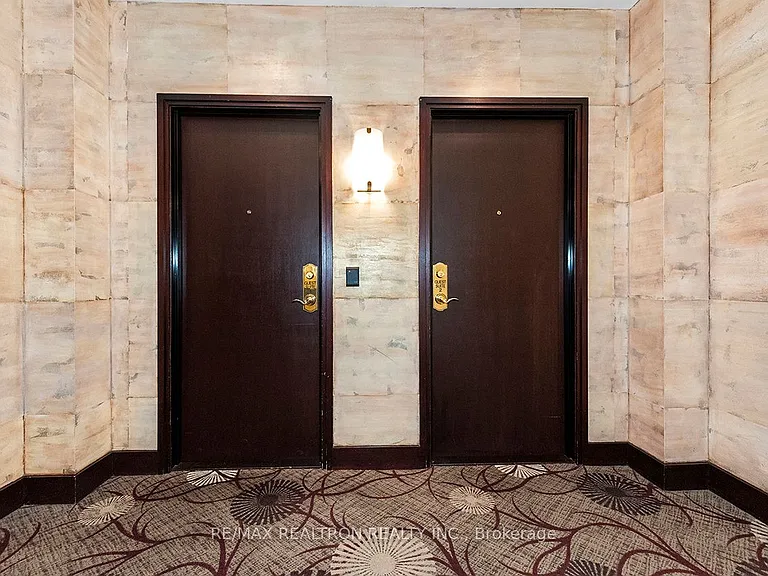 2111 Lake Shore Blvd W #505 — Photo 4