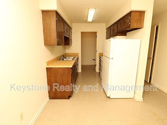 3rd image of 2830 Greenville Rd #C2
