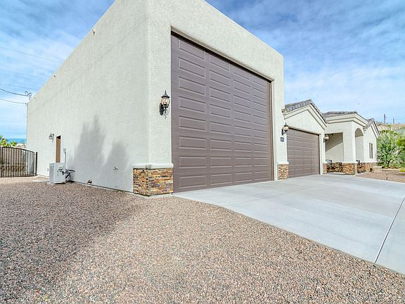5th image of 4025 Columbia Dr