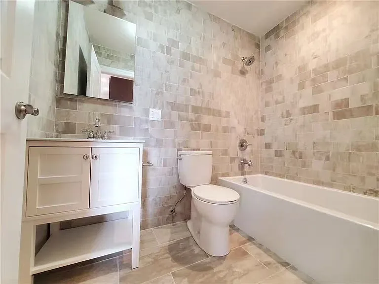 121 Bay 23rd St #3 — Photo 7