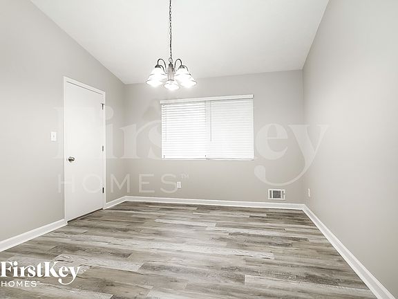 5th image of 855 Lost Creek Cir