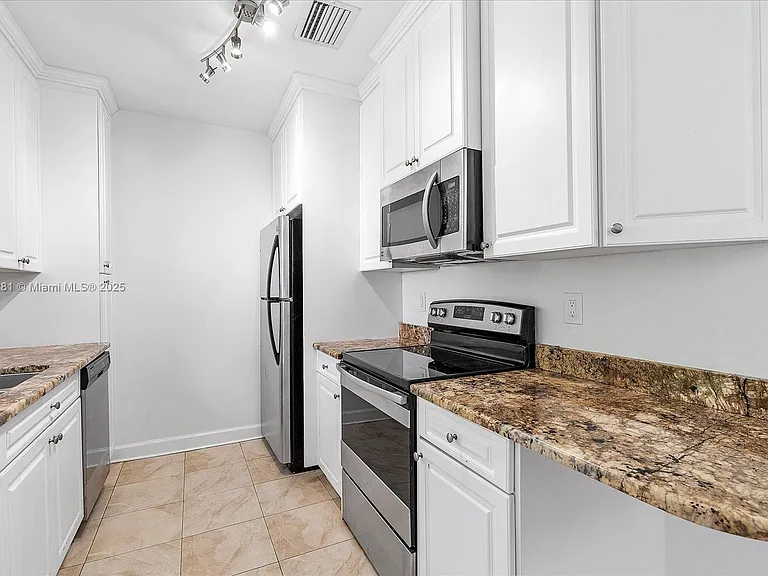 8826 Emerson Ave — Photo 8