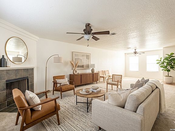 3rd image of 418 Orchard Willow