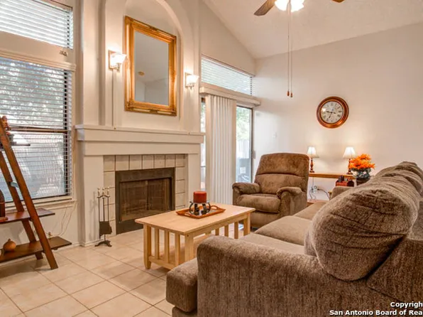 9354 Valley Hedge, San Antonio, TX 78250