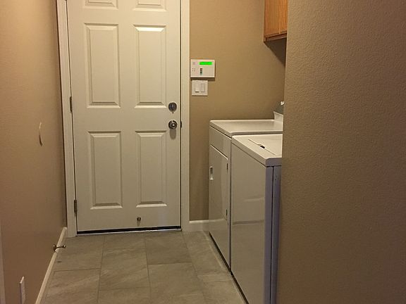 3rd image of 302 Tarkington Ct