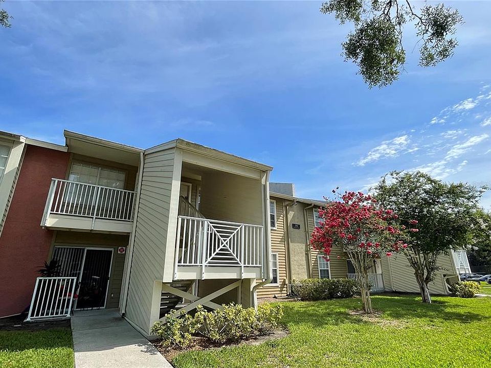 1st image of 302 LAKE PARSONS GREEN #106