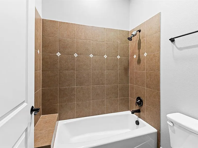 2601 N Quinlan Park Rd #512 — Photo 28
