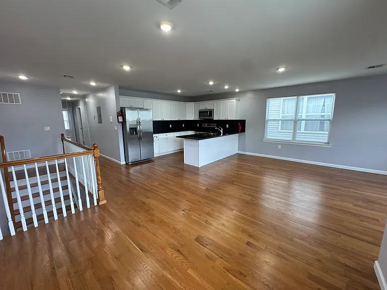 301 N 13th St #2 — Photo 9