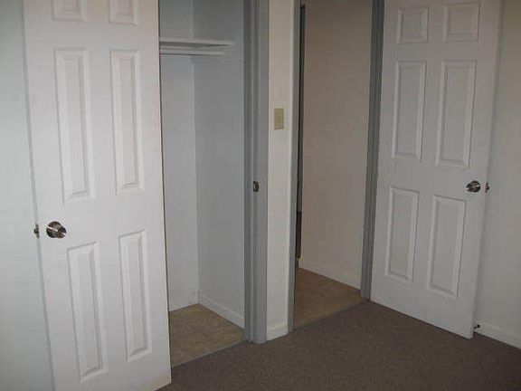 5th image of 609 W 14th St APT 6