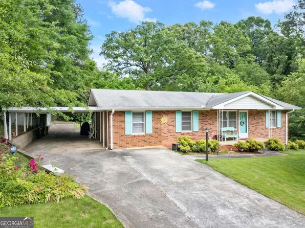 51 Hilltop Ln, Toccoa, GA 30577