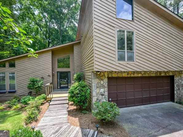 2235 Six Branches Dr, Roswell, GA 30076