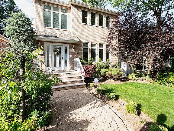 4th image of 101 Sparkill Ave