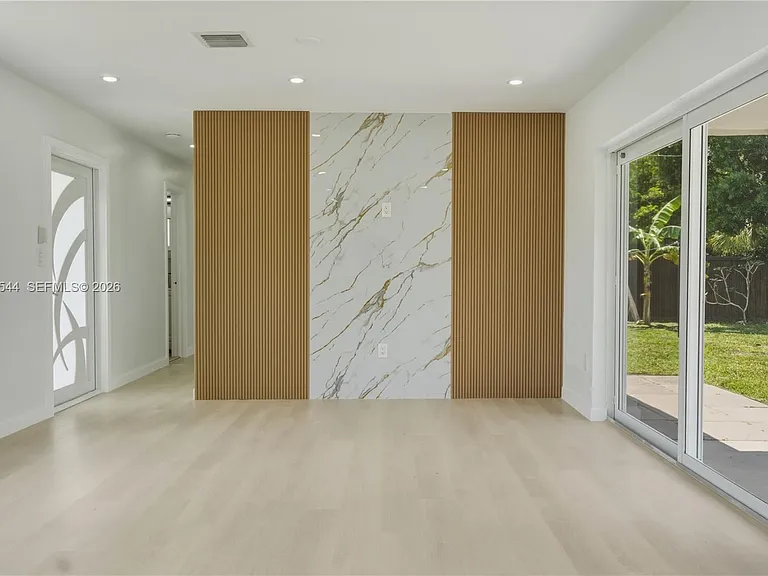 20440 NW 20th Ct — Photo 16