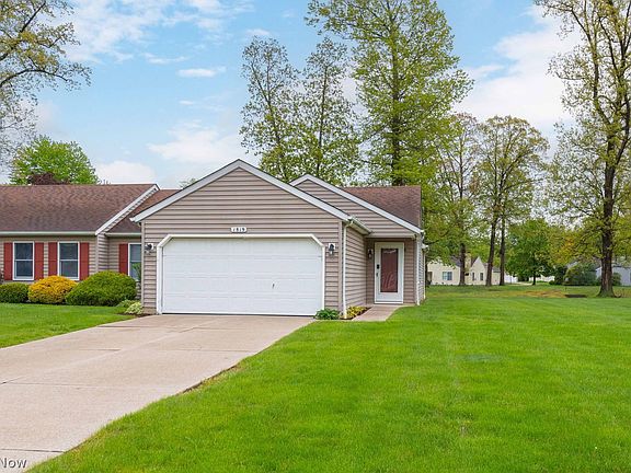 2nd image of 1819 Sandalwood Dr