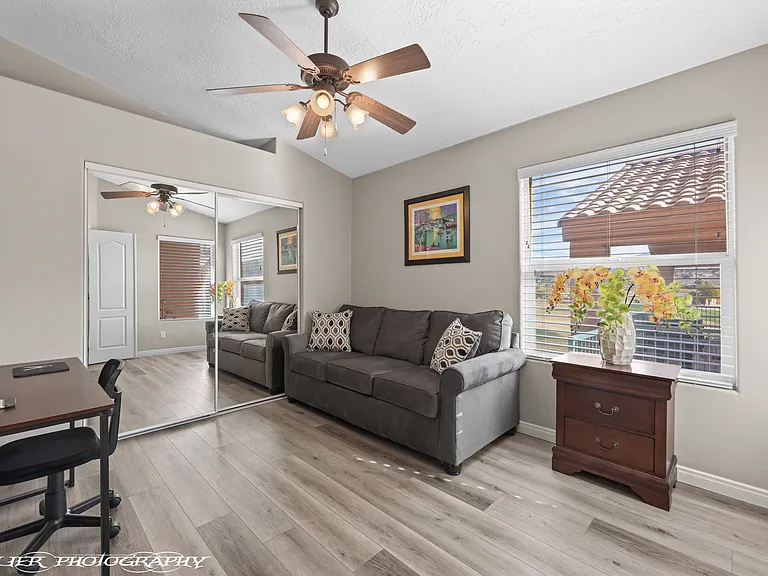 241 Palmer Ln — Photo 4