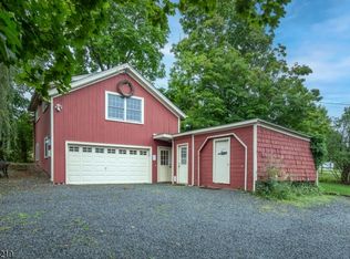 2 Hillcrest Ave, Gladstone, NJ 07934